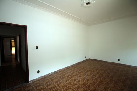 Casa à venda com 300m², 5 quartos e 6 vagasSala