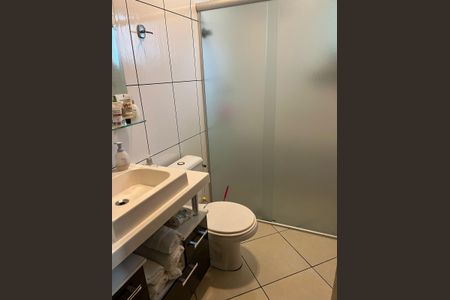 Casa à venda com 196m², 4 quartos e 2 vagas Casa à venda com 196m², 4 quartos e 2 vagasBanheiro