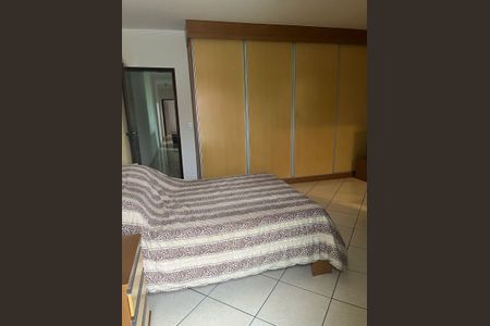 Casa à venda com 196m², 4 quartos e 2 vagas Casa à venda com 196m², 4 quartos e 2 vagasQuarto 1