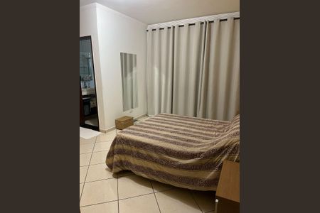 Casa à venda com 196m², 4 quartos e 2 vagas Casa à venda com 196m², 4 quartos e 2 vagasQuarto 1