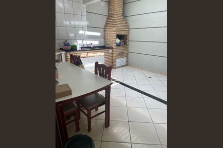 Casa à venda com 196m², 4 quartos e 2 vagas Casa à venda com 196m², 4 quartos e 2 vagasChurrasqueira