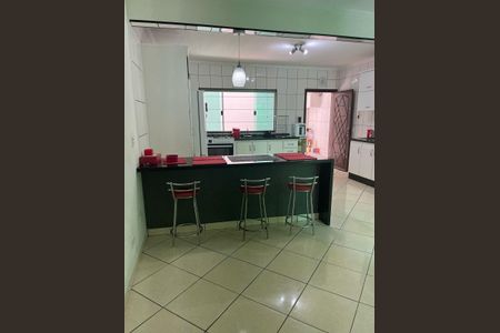 Casa à venda com 196m², 4 quartos e 2 vagas Casa à venda com 196m², 4 quartos e 2 vagasCozinha