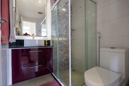 Apartamento à venda com 64m², 3 quartos e 1 vaga Apartamento à venda com 64m², 3 quartos e 1 vagaBanheiro