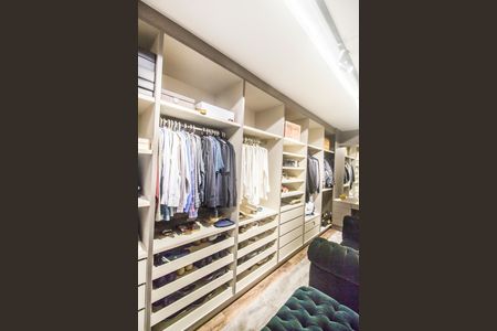 Apartamento à venda com 344m², 3 quartos e 4 vagasCloset da suíte 1
