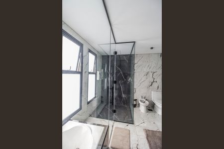 Apartamento à venda com 344m², 3 quartos e 4 vagasBanheiro da Suíte 1