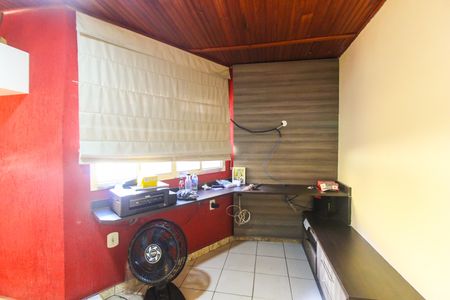 Casa à venda com 100m², 4 quartos e 2 vagas Casa à venda com 100m², 4 quartos e 2 vagasSuíte