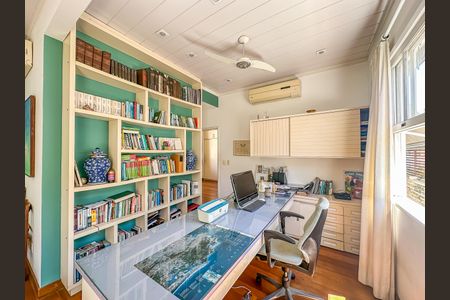 Apartamento à venda com 346m², 5 quartos e sem vagaEscritório