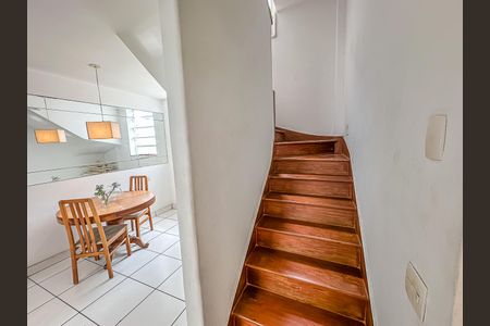 Apartamento à venda com 346m², 5 quartos e sem vagaEscada