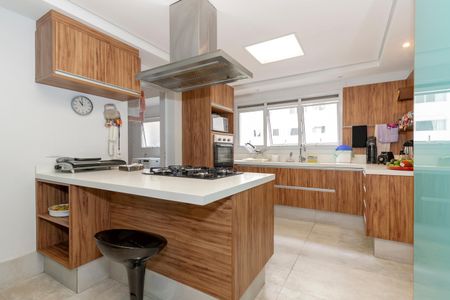 Apartamento à venda com 258m², 4 quartos e 4 vagasCozinha