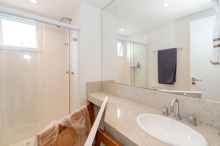 Apartamento à venda com 258m², 4 quartos e 4 vagasBanheiro da Suíte 4