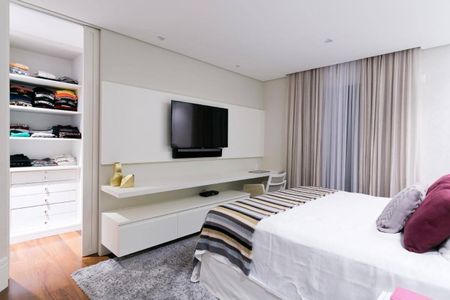 Apartamento à venda com 320m², 3 quartos e 5 vagas Apartamento à venda com 320m², 3 quartos e 5 vagasQuarto 1