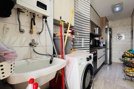 Apartamento à venda com 62m², 2 quartos e 1 vaga Apartamento à venda com 62m², 2 quartos e 1 vagaCozinha e Área de Serviço