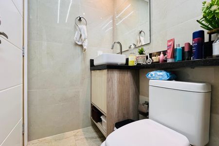 Apartamento à venda com 62m², 2 quartos e 1 vaga Apartamento à venda com 62m², 2 quartos e 1 vagaBanheiro
