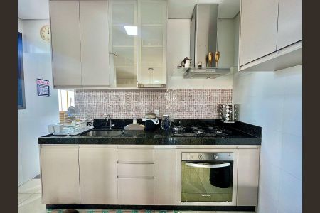 Apartamento à venda com 200m², 3 quartos e 2 vagasCozinha