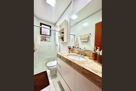 Apartamento à venda com 200m², 3 quartos e 2 vagasBanheiro social