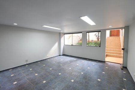 Casa à venda com 302m², 3 quartos e 3 vagasHall