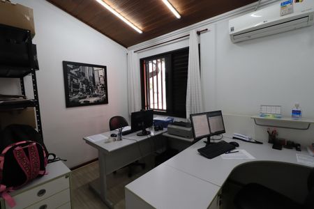 Casa à venda com 302m², 3 quartos e 3 vagasQuarto 2