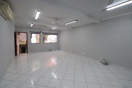 Casa à venda com 302m², 3 quartos e 3 vagasÁrea comum - Salão de festas