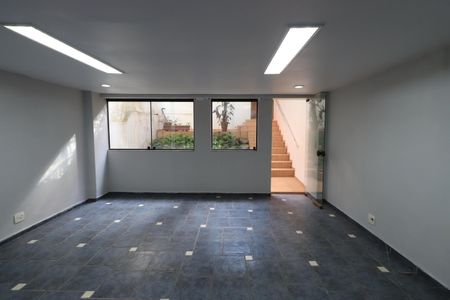 Casa à venda com 302m², 3 quartos e 3 vagasHall