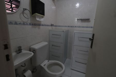 Casa à venda com 302m², 3 quartos e 3 vagasBanheiro 2