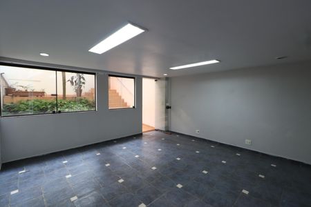 Casa à venda com 302m², 3 quartos e 3 vagasHall