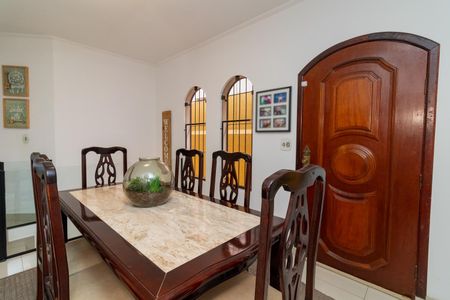 Casa à venda com 254m², 2 quartos e 5 vagasSala de Jantar
