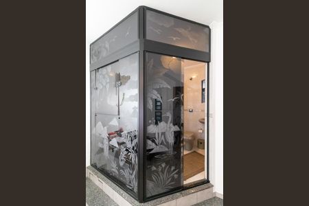 Casa à venda com 254m², 2 quartos e 5 vagasBanheiro da Suíte 1