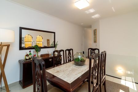 Casa à venda com 254m², 2 quartos e 5 vagasSala de Jantar