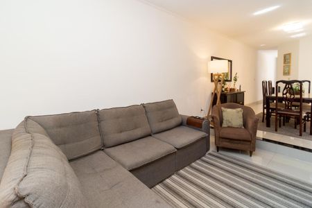 Casa à venda com 254m², 2 quartos e 5 vagasSala