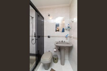 Casa à venda com 254m², 2 quartos e 5 vagasBanheiro da Suíte 1