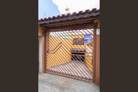 Casa à venda com 254m², 2 quartos e 5 vagasFachada + Plaquinha