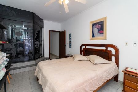 Casa à venda com 254m², 2 quartos e 5 vagasSuíte 1