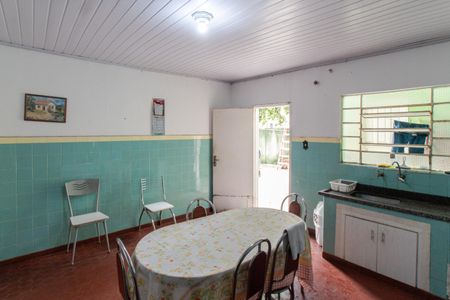 Casa à venda com 800m², 4 quartos e sem vaga Casa à venda com 800m², 4 quartos e sem vagaCasa 1 - Cozinha