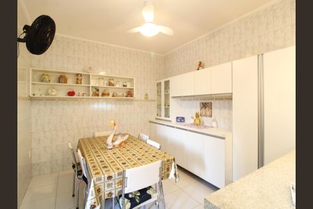 Casa à venda com 280m², 3 quartos e 4 vagasCozinha - Copa