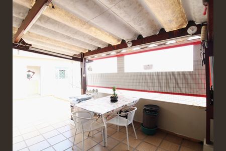 Casa à venda com 280m², 3 quartos e 4 vagasÁrea de Serviço