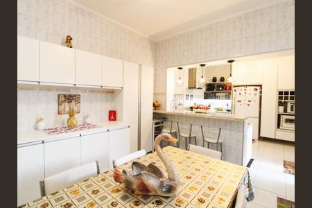 Casa à venda com 280m², 3 quartos e 4 vagasCozinha - Copa