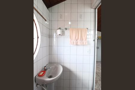 Casa à venda com 280m², 3 quartos e 4 vagasBanheiro de serviço