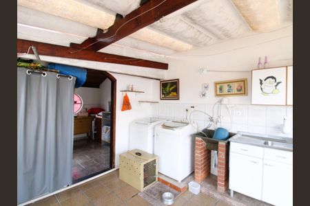 Casa à venda com 280m², 3 quartos e 4 vagasÁrea de Serviço