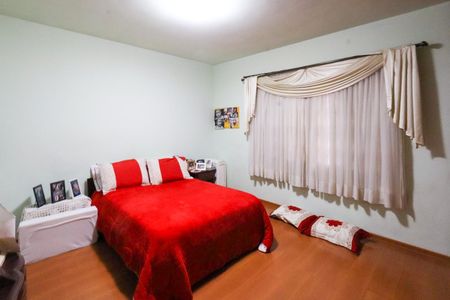 Casa à venda com 189m², 5 quartos e 4 vagas Casa à venda com 189m², 5 quartos e 4 vagasQuarto 3