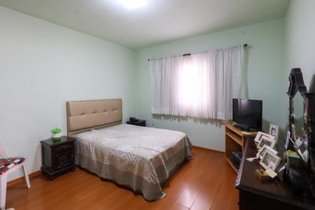 Casa à venda com 189m², 5 quartos e 4 vagas Casa à venda com 189m², 5 quartos e 4 vagasSuíte