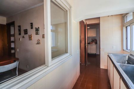 Apartamento à venda com 206m², 4 quartos e 2 vagas Apartamento à venda com 206m², 4 quartos e 2 vagasÁrea de Serviço/ Dependência