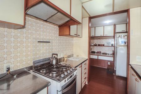 Apartamento à venda com 206m², 4 quartos e 2 vagas Apartamento à venda com 206m², 4 quartos e 2 vagasCozinha