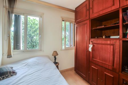 Apartamento à venda com 206m², 4 quartos e 2 vagas Apartamento à venda com 206m², 4 quartos e 2 vagasQuarto 2