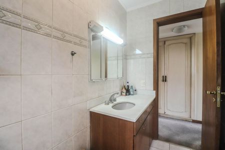 Apartamento à venda com 206m², 4 quartos e 2 vagas Apartamento à venda com 206m², 4 quartos e 2 vagasBanheiro Social