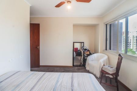 Apartamento à venda com 206m², 4 quartos e 2 vagas Apartamento à venda com 206m², 4 quartos e 2 vagasQuarto 1