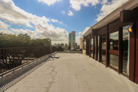 Apartamento à venda com 206m², 4 quartos e 2 vagas Apartamento à venda com 206m², 4 quartos e 2 vagasVaranda da Cobertura