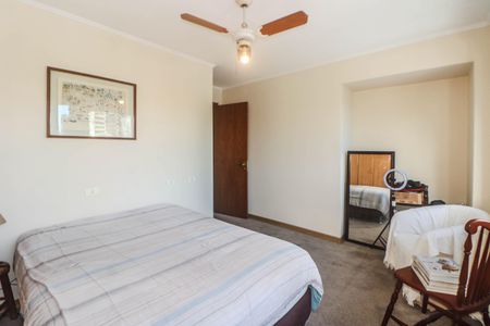 Apartamento à venda com 206m², 4 quartos e 2 vagas Apartamento à venda com 206m², 4 quartos e 2 vagasQuarto 1