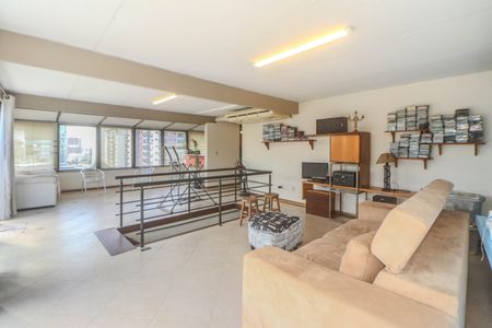 Apartamento à venda com 206m², 4 quartos e 2 vagas Apartamento à venda com 206m², 4 quartos e 2 vagasCobertura