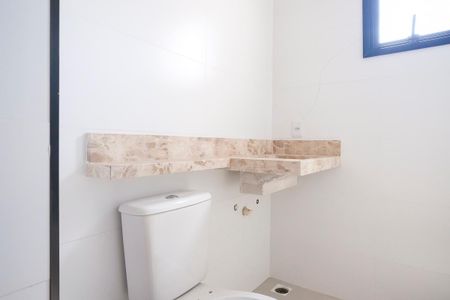 Apartamento à venda com 70m², 3 quartos e 2 vagasBanheiro da suíte 1