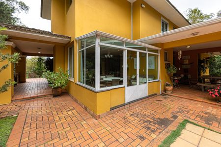 Casa de condomínio à venda com 1000m², 4 quartos e 3 vagas Casa de condomínio à venda com 1000m², 4 quartos e 3 vagasÁrea comum